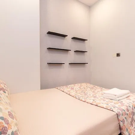 Apartment For Rent Near Airport. W/Free Gym & Pool